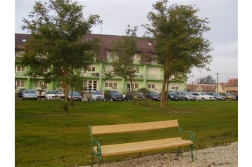 Hungría Privát Sárvár, Exterior